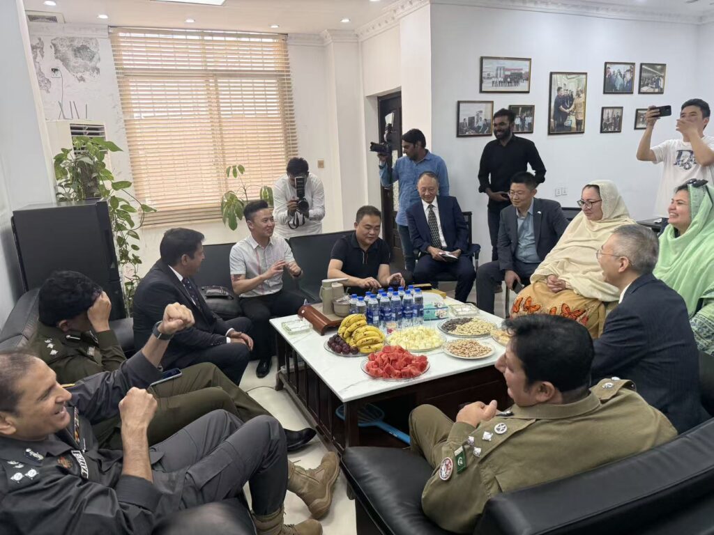 Consul General Sun Yan of the Chinese Consulate in Lahore Pakistan and his entourage visited Time Ceramics (4)