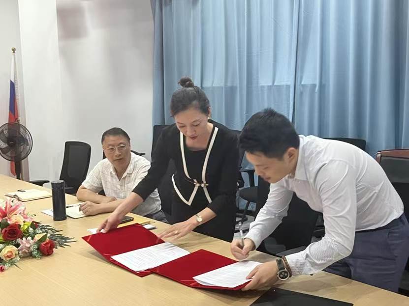 Time Ceramics Mexico signed a school-enterprise cooperation agreement with Fuzhou College of Foreign Studies (4)